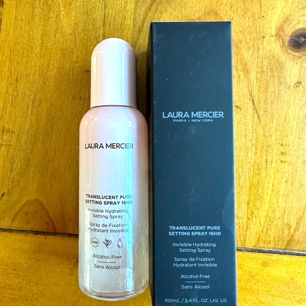 NIB Laura mercier setting spray
